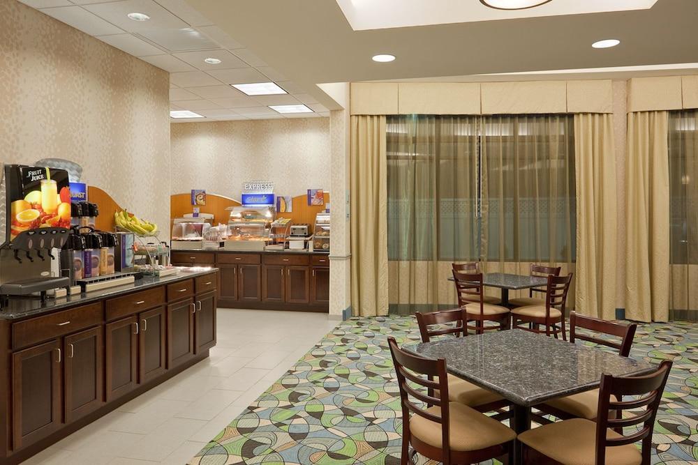 Comfort Inn & Suites Plainville-Foxboro Zewnętrze zdjęcie
